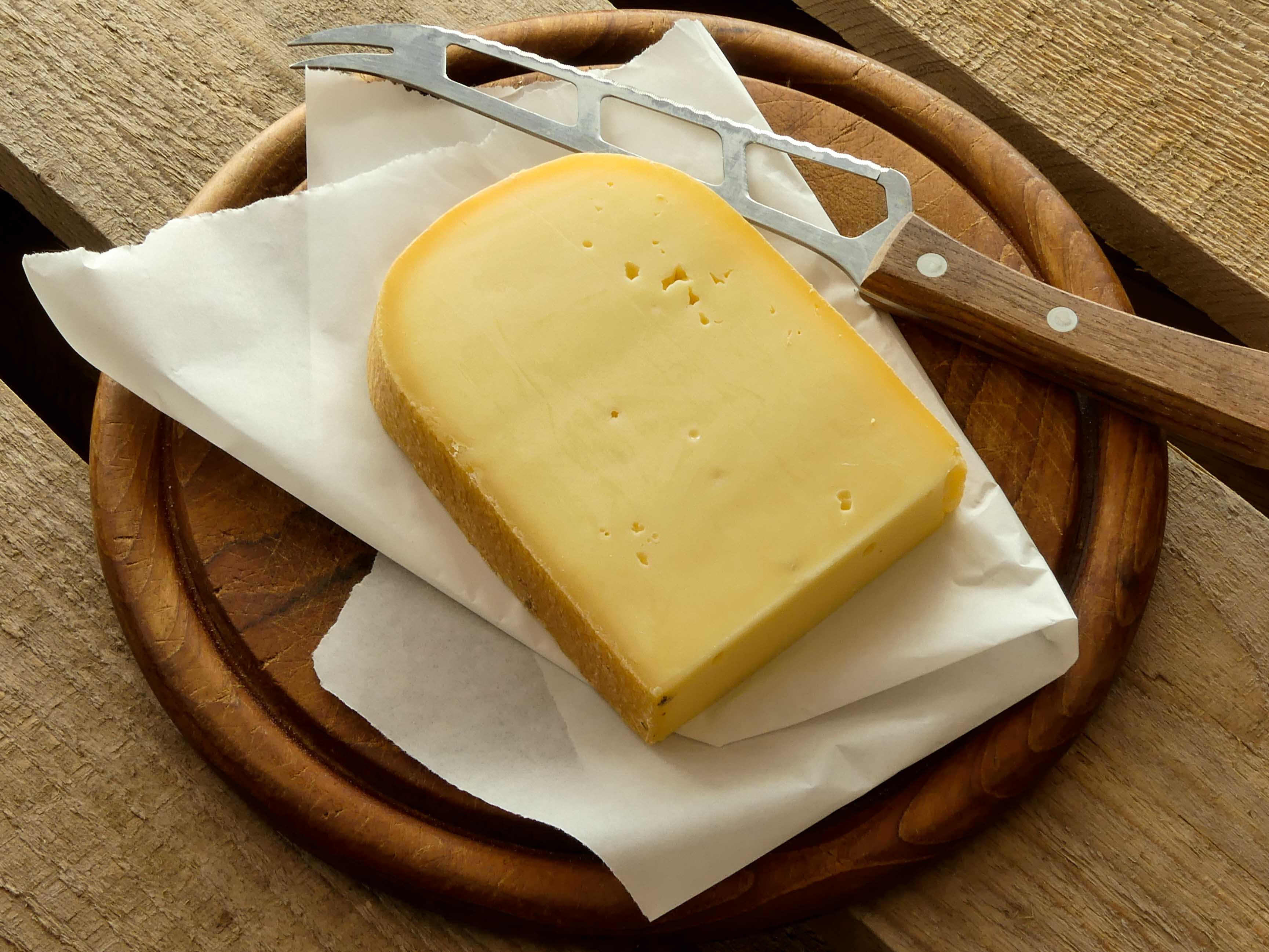 Milchprodukte Käsetheke | Speisekammer am | | Eier Gouda, & pikant Stück | Käse